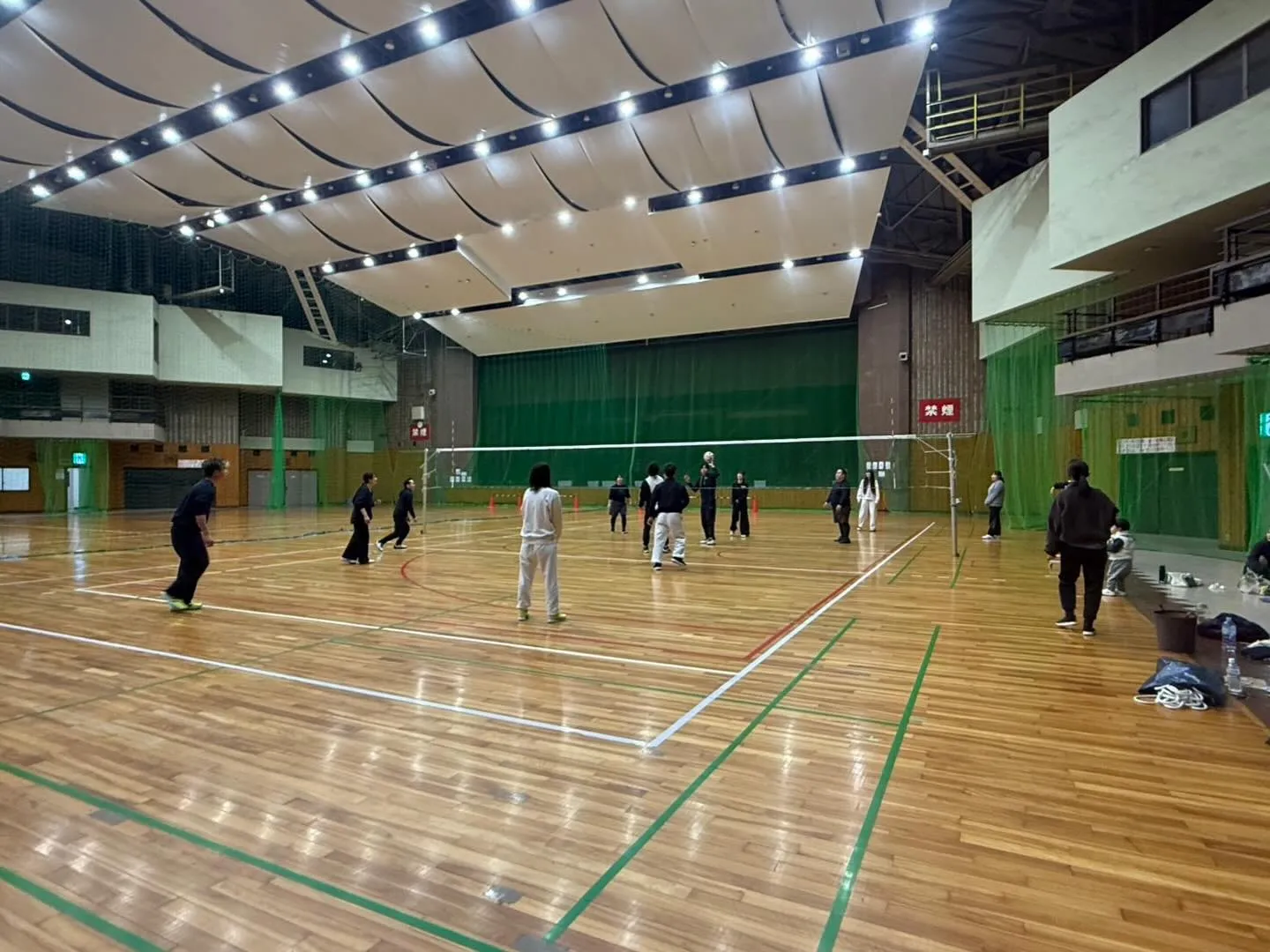 先日、お客様、子供、スタッフ合わせて総勢18名でスポーツ大会...